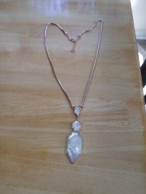 Kendra Scott gold tone necklace statement gorgeous